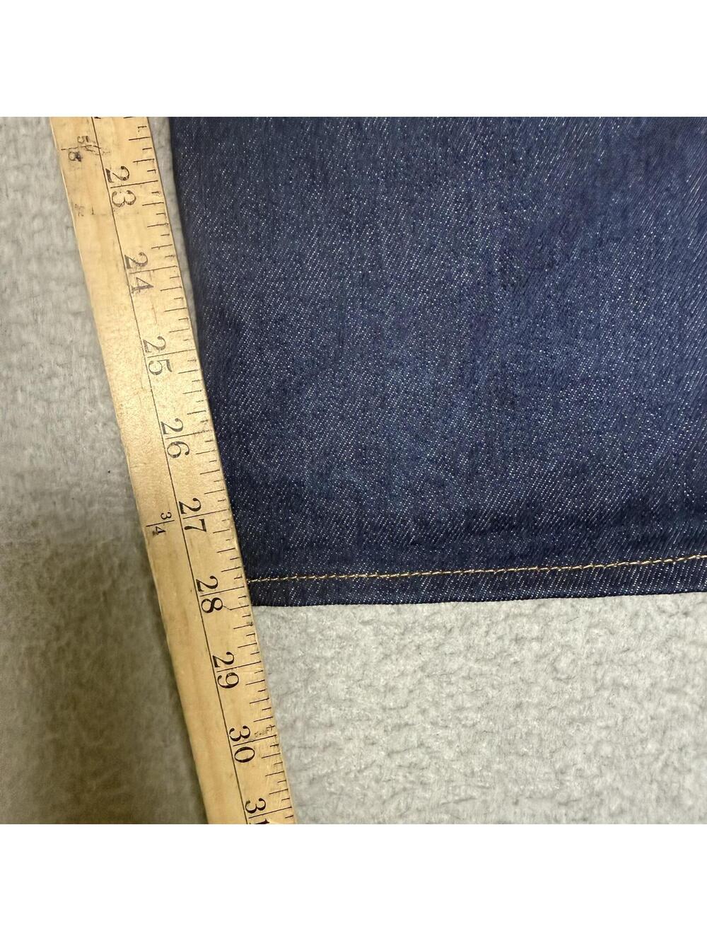 Levi's 501 Men's Size 35x30 Medium Wash Relaxed Fit Straight Leg Jeans - Picture 4 of 9